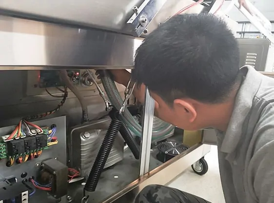 Vacuum sealer repair - repair technician 6