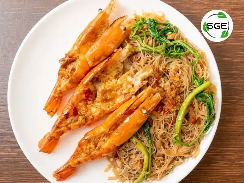 เส้นหมี่ผัดผักกะเฉด กุ้งแม่น้ำ
