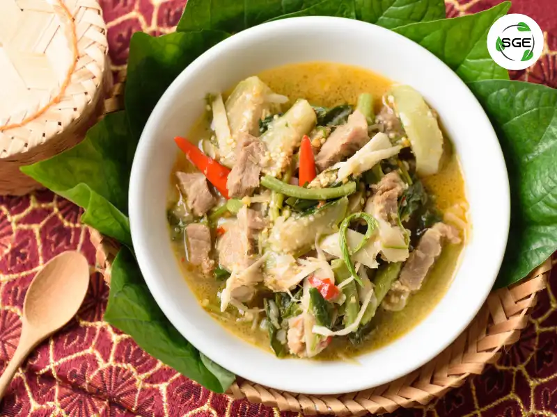 เมนูหมูสามชั้น แกงอ่อมหมูสามชั้น