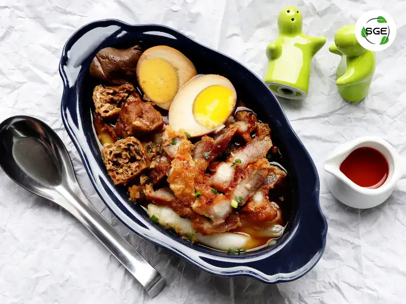 เมนูหมูสามชั้น ก๋วยจั๊บน้ำข้น