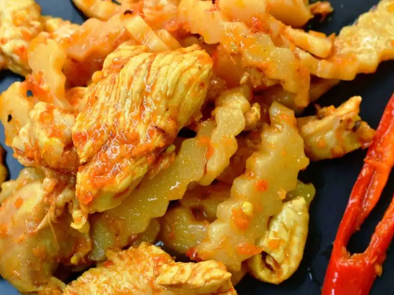 ผัดเผ็ดไก่