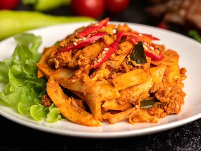ผัดเผ็ดไก่