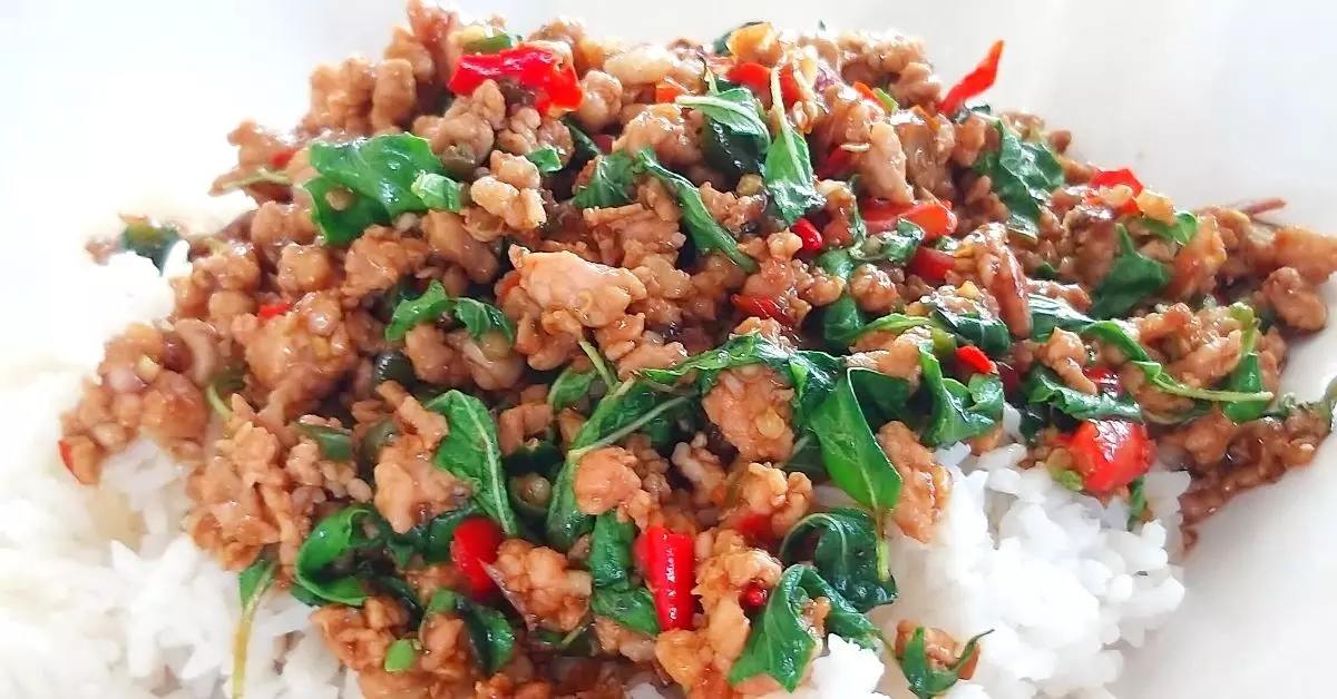 8 สูตร ผัดกะเพรา เมนูของคนสิ้นคิด หอมฟุ้งเตะจมูก เผ็ดร้อนถึงใจ