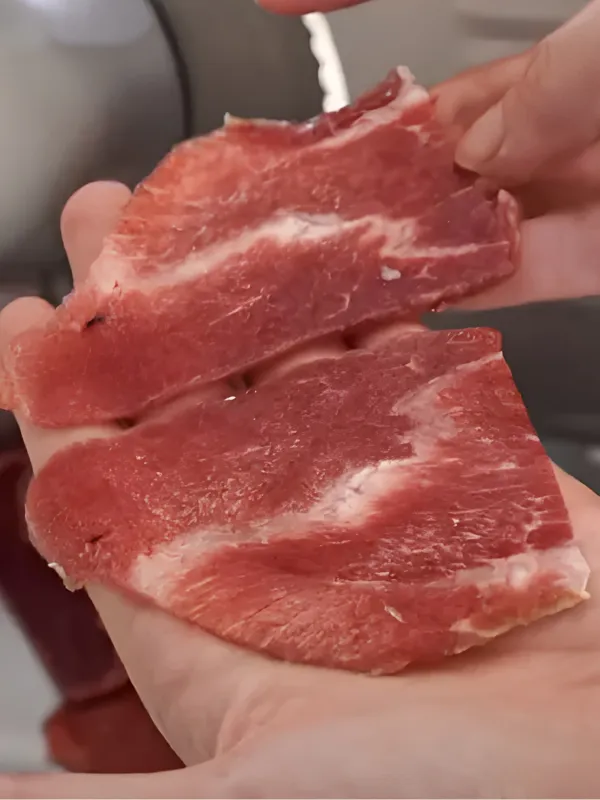 ทดลองสไลด์เนื้อ ด้วยเครื่องสไลด์หมู / เนื้อ กึ่งอัตโนมัติ รุ่น MS7 ทดลองสไลด์เนื้อ ด้วยเครื่องสไลด์หมู / เนื้อ กึ่งอัตโนมัติ รุ่น MS7