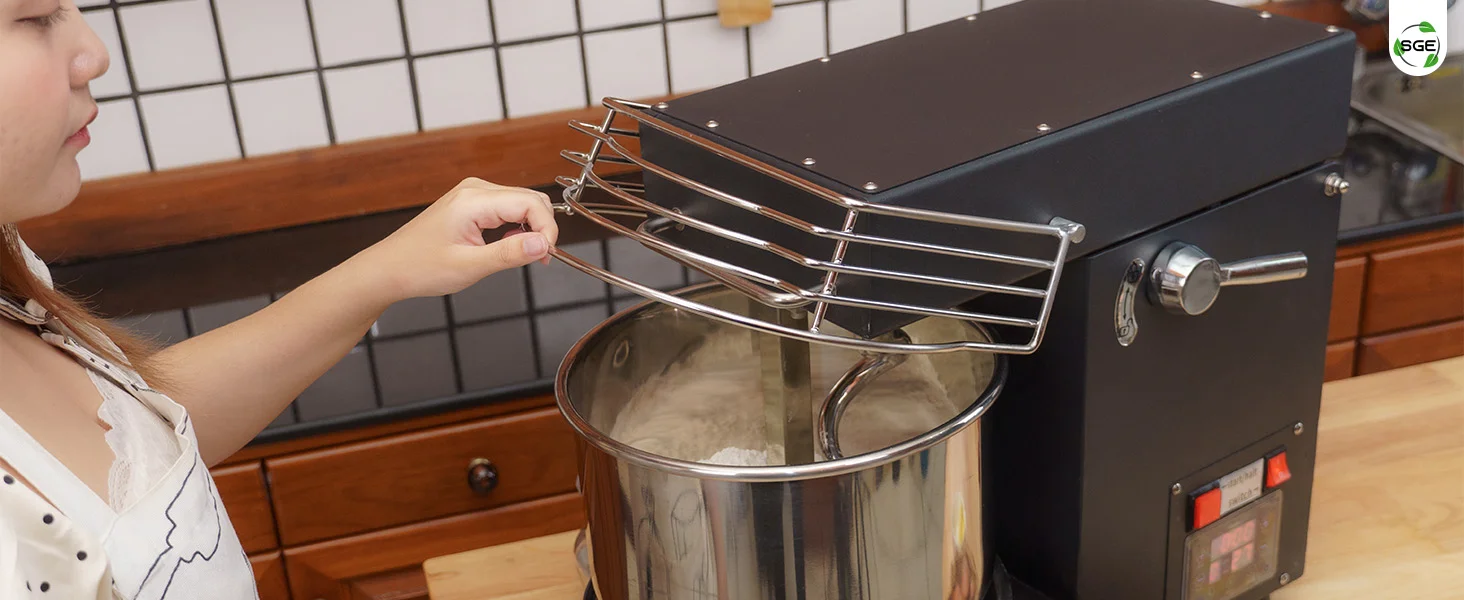 ภาพสินค้าจริง 03 เครื่องนวดแป้ง Spiral Mixer รุ่น SPIDO (ยกหัวตีและถอดโถออกได้)