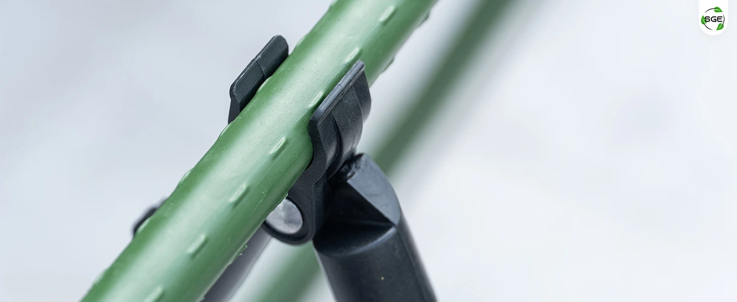 ภาพสินค้าจริง 01 ข้อต่อไม้ค้ำต้นไม้ รูปตัว A ข้อต่อสวมปลาย ทำมุม 0-70° สำหรับทำซุ้ม ทำโครงค้ำต้นไม้