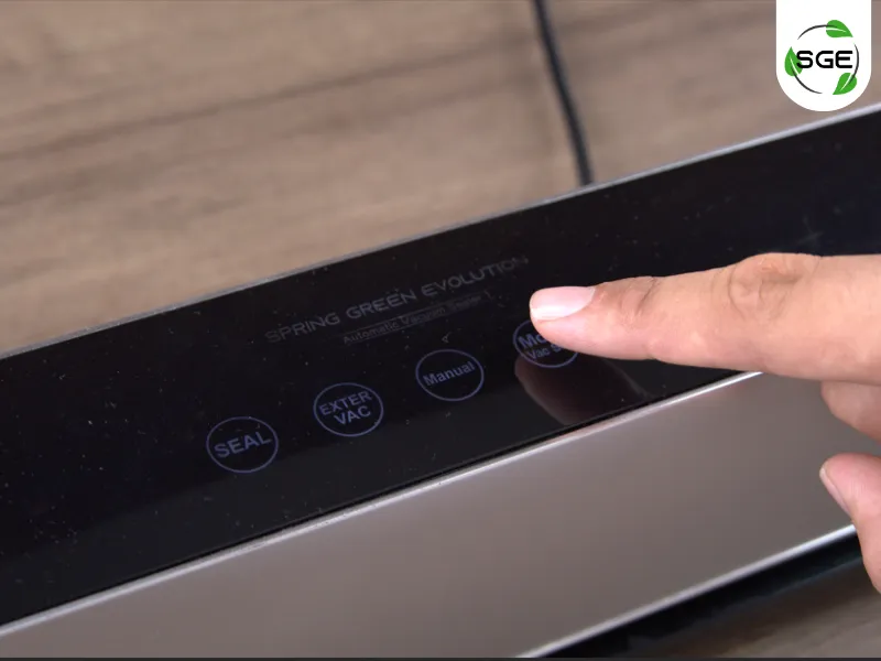 เครื่องซีลสูญญากาศ รุ่น VC-ZEN ปุ่ม MOIST VAC SEAL