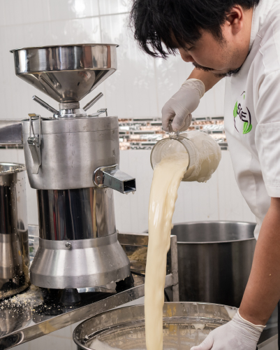 showroom-review-04-100