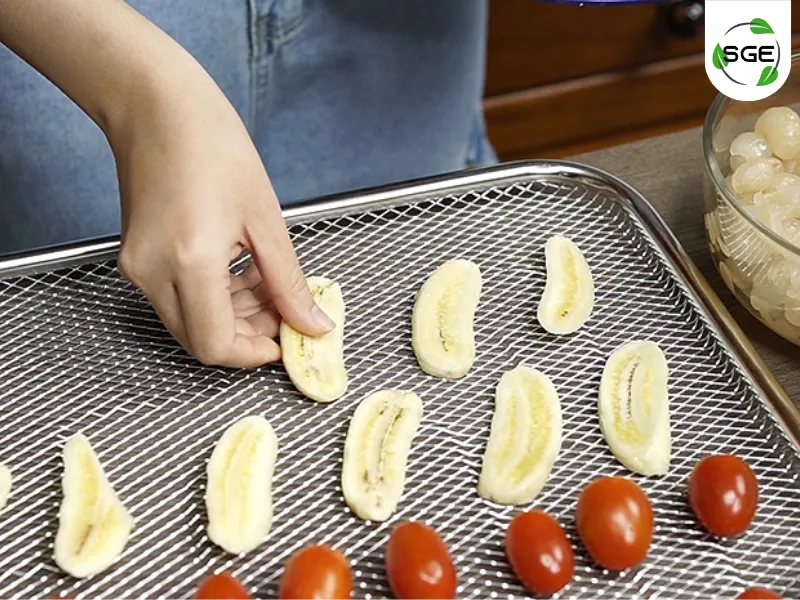 วิธีใช้งาน ตู้อบลมร้อน 32 ถาด รุ่น ECO ขั้นตอนการเตรียมวัตถุดิบและจัดเรียงบนถาด วิธีใช้งาน ตู้อบลมร้อน 32 ถาด รุ่น ECO ขั้นตอนการเตรียมวัตถุดิบและจัดเรียงบนถาด