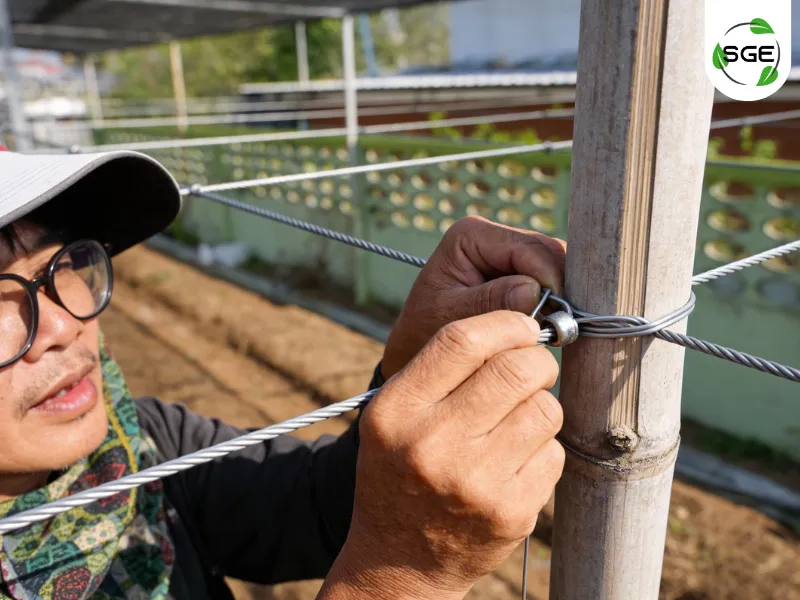 วิธีติดตั้งสแลนกันแดด 2 การขึงลวดสลิงประคอง
