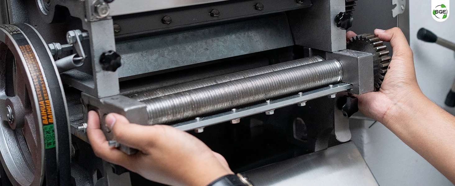 ภาพสินค้าจริง 02 ใบมีดเครื่องทำเส้นบะหมี่ รุ่น NDM