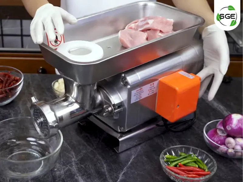 วิธีการประกอบและวิธีการใช้งาน เครื่องบดหมู รุ่น MG-TURBO ขั้นตอนที่ 7 วิธีการประกอบและวิธีการใช้งาน เครื่องบดหมู รุ่น MG-TURBO ขั้นตอนที่ 7