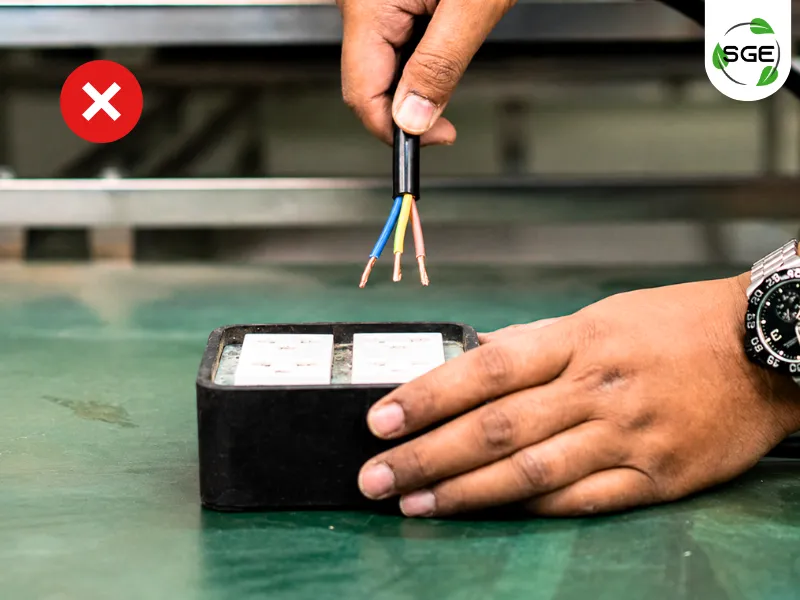 ห้ามต่อเครื่องใช้ไฟฟ้านี้ เข้ากับปลั๊กพ่วงหรือเต้ารับไฟฟ้าทั่วไปโดยเด็ดขาด