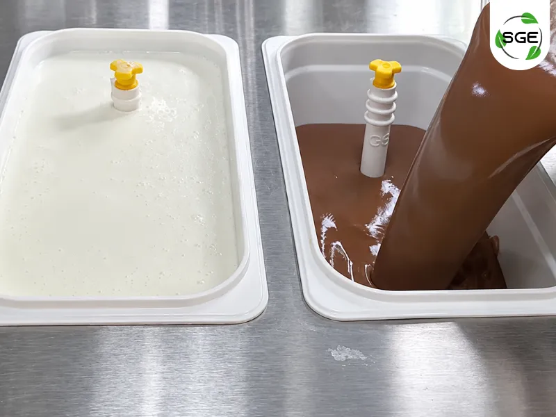 วิธีใช้งานเครื่องทำไอศครีม Soft Serve 3 หัว รุ่น Standard ขั้นตอนการเทส่วนผสมลงเครื่อง วิธีใช้งานเครื่องทำไอศครีม Soft Serve 3 หัว รุ่น Standard ขั้นตอนการเทส่วนผสมลงเครื่อง