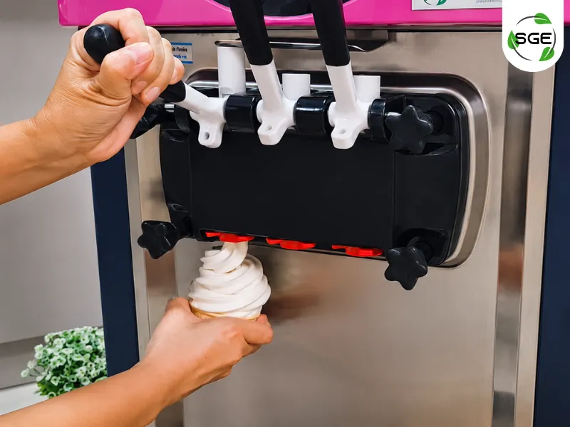 วิธีใช้งานเครื่องทำไอศครีม Soft Serve 3 หัว รุ่น Standard ขั้นตอนการกดเสิร์ฟ วิธีใช้งานเครื่องทำไอศครีม Soft Serve 3 หัว รุ่น Standard ขั้นตอนการกดเสิร์ฟ