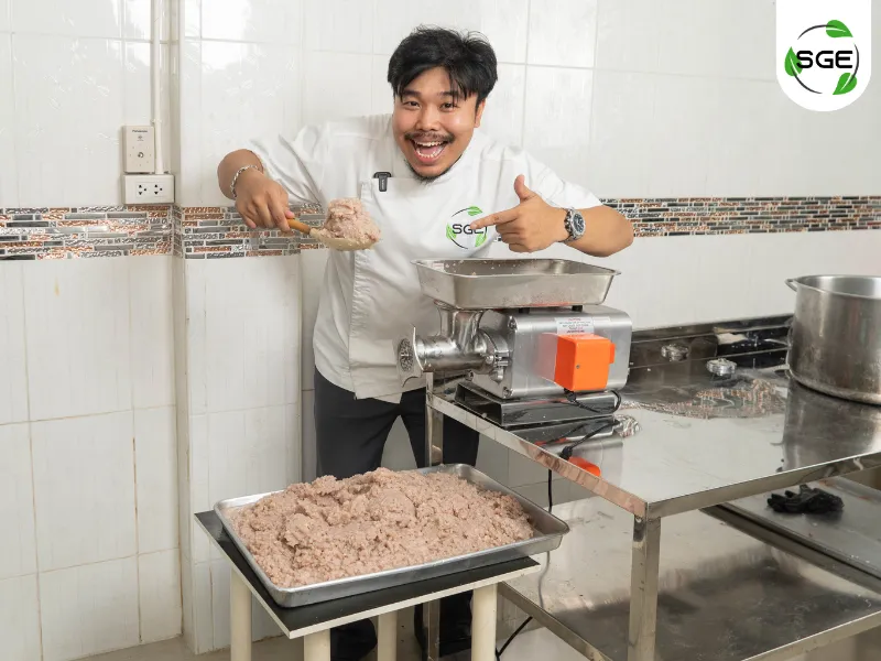 ขั้นตอนการเปิดร้านลูกชิ้นปลาระเบิด ขั้นตอนที่ 2 คำนวณต้นทุนและตั้งราคา อุปกรณ์ที่ใช้ในร้านลูกชิ้นปลาระเบิด
