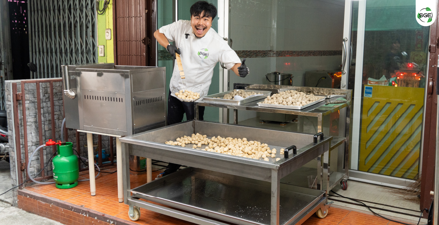 รถเข็นตะแกรงสแตนเลส ถาดตะแกรงพักสะเด็ดน้ำ-น้ำมัน ขนาดใหญ่ ระดับอุตสาหกรรม SGE รถเข็นตะแกรงสแตนเลส ถาดตะแกรงพักสะเด็ดน้ำ-น้ำมัน ขนาดใหญ่ ระดับอุตสาหกรรม SGE