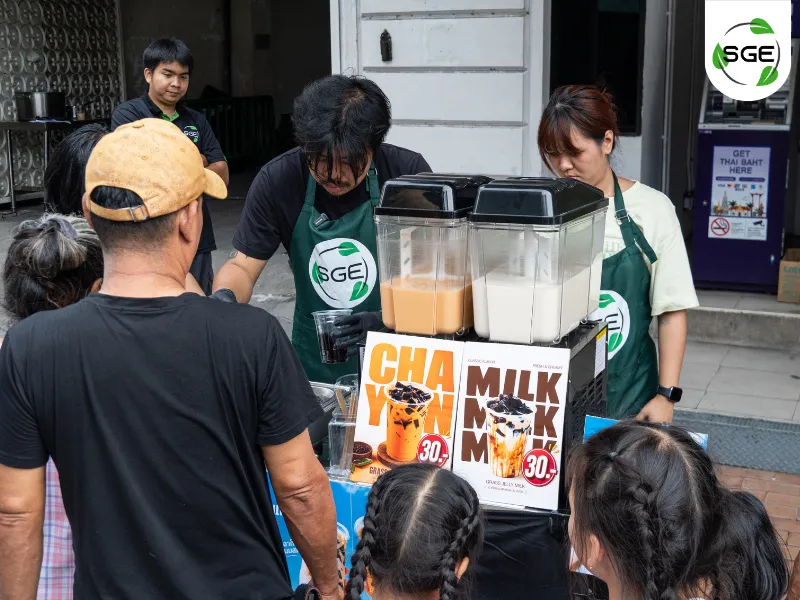 18092026-grass-jelly-with-fresh-milk-shop-06 ขั้นตอนที่ 5 เปิดขายจริงและจัดเตรียมหน้าร้านให้พร้อม