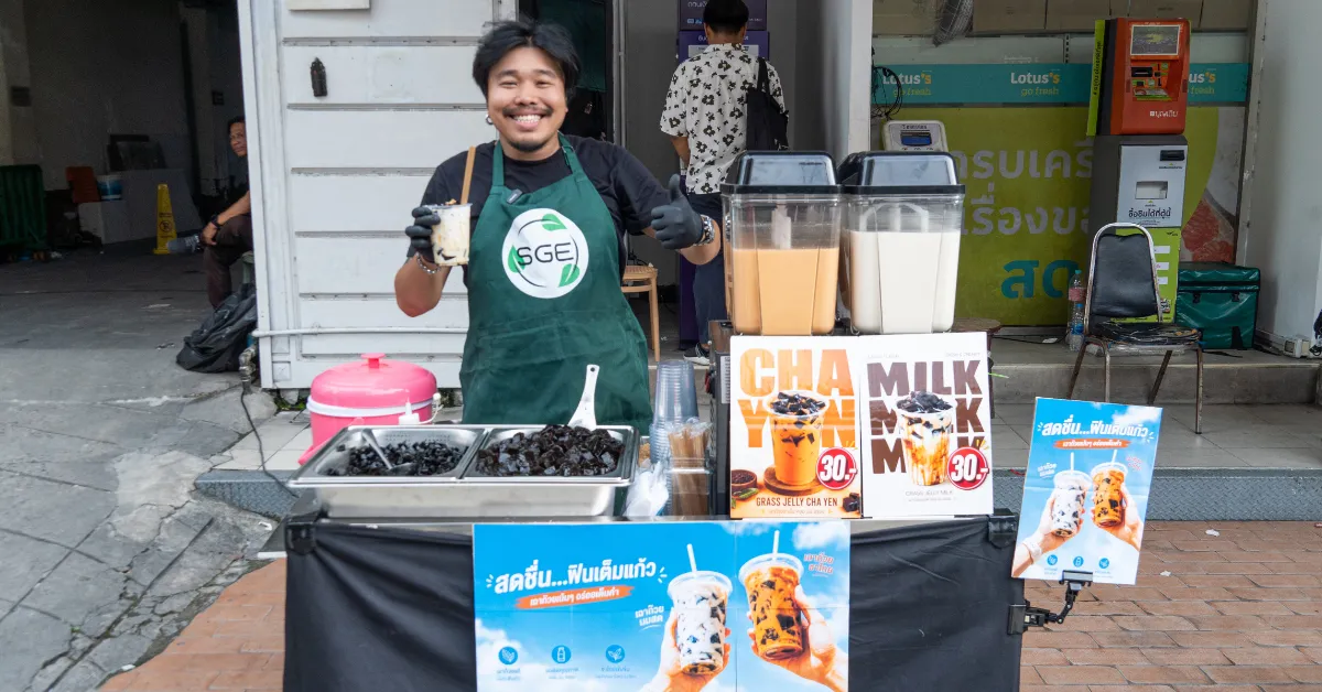 18092026-grass-jelly-with-fresh-milk-shop-cover01 ไอเดียธุรกิจ “เปิดร้านเฉาก๊วยนมสด” หวานเย็นชื่นใจ ทำง่าย ขายดีทุกทำเล
