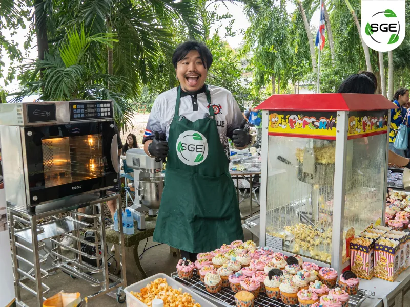 กิจกรรมพิเศษบุกโรงเรียน ส่งมอบความสุขให้น้อง ๆ กิจกรรมพิเศษบุกโรงเรียน ส่งมอบความสุขให้น้อง ๆ